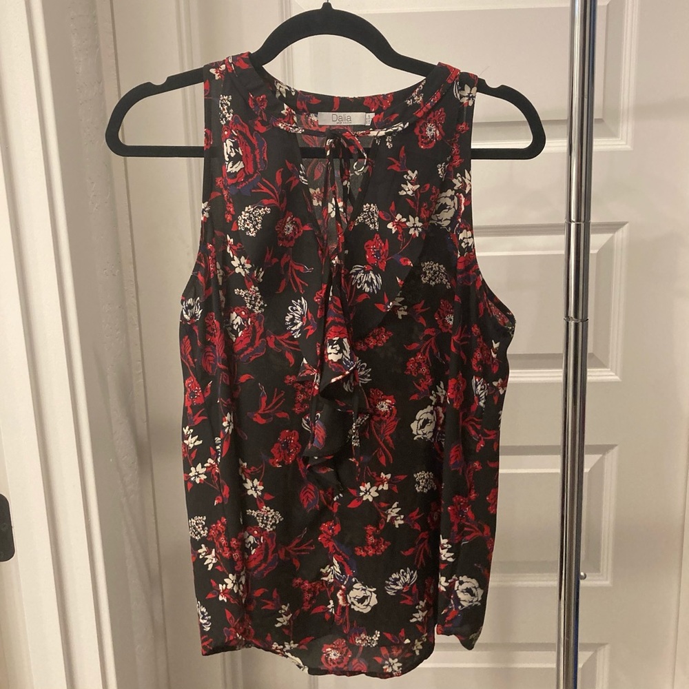 small dalia top